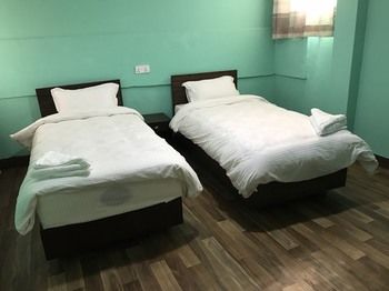 Hotel Rising Home